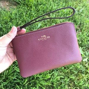 NWT!COACH CORNER ZIP WRISTLET CROSSGRAIN LEATHER